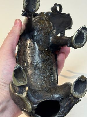 A fine Chinese bronze incense holder in the form of a qilin, Ming — foto 17