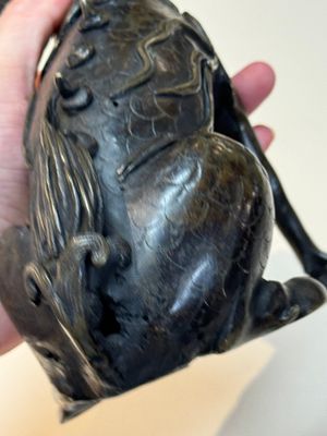 A fine Chinese bronze incense holder in the form of a qilin, Ming — foto 10