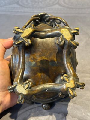 A fine Chinese bronze luduan-form censer and cover, Ming — foto 23