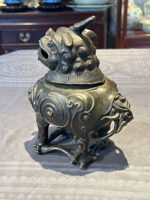 A fine Chinese bronze luduan-form censer and cover, Ming — foto 5