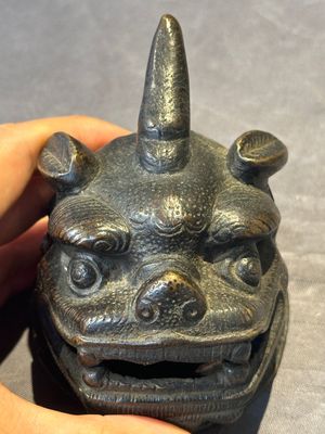 A fine Chinese bronze luduan-form censer and cover, Ming — foto 9