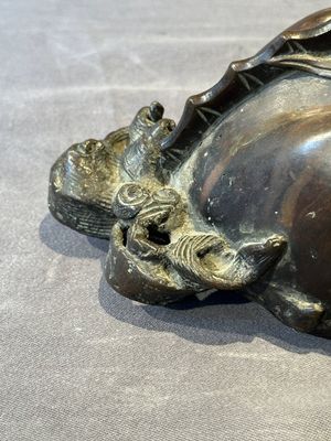 A fine Chinese bronze 'qilin' censer and cover, Ming — photo 12