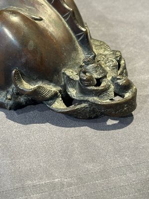 A fine Chinese bronze 'qilin' censer and cover, Ming — photo 8