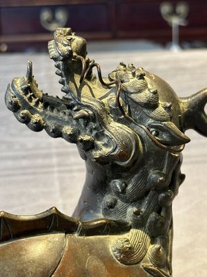 A fine Chinese bronze 'qilin' censer and cover, Ming — photo 9