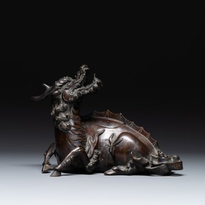 A fine Chinese bronze 'qilin' censer and cover, Ming — photo 3