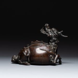 A fine Chinese bronze 'qilin' censer and cover, Ming — photo 5