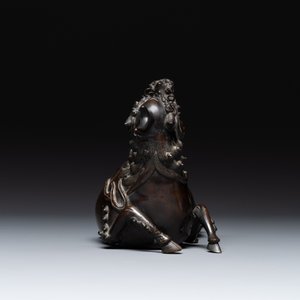 A fine Chinese bronze 'qilin' censer and cover, Ming — photo 6