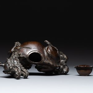 A fine Chinese bronze 'qilin' censer and cover, Ming — photo 7