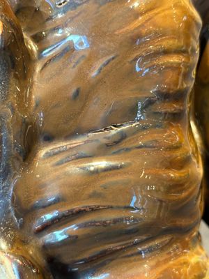 A fine Chinese cafe-au-lait glazed hare on wooden stand, Tian 天 mark, Qing — 照片 12