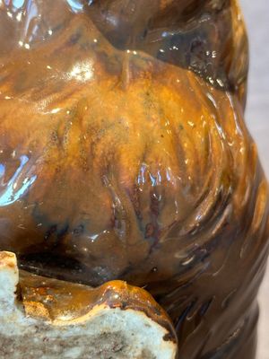 A fine Chinese cafe-au-lait glazed hare on wooden stand, Tian 天 mark, Qing — 照片 13