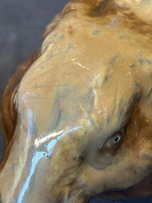 A fine Chinese cafe-au-lait glazed hare on wooden stand, Tian 天 mark, Qing — 照片 15
