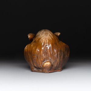 A fine Chinese cafe-au-lait glazed hare on wooden stand, Tian 天 mark, Qing — 照片 8
