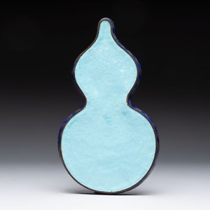 A fine Chinese Canton enamel double-gourd-shaped 'Da Ji 大吉' tray, Jiaqing — photo 2