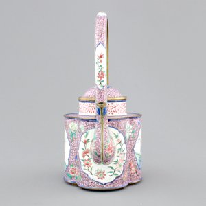 A fine Chinese Canton enamel teapot, Qianlong, 18th C. — foto 3