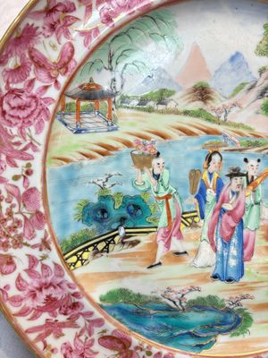 A fine Chinese Canton famille rose dish with puce-enamelled rim, 19th C. — 照片 2