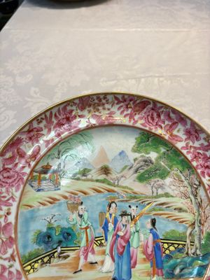 A fine Chinese Canton famille rose dish with puce-enamelled rim, 19th C. — 照片 6