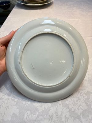 A fine Chinese Canton famille rose dish with puce-enamelled rim, 19th C. — 照片 9