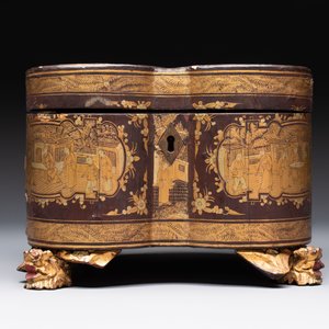 A fine Chinese Canton gilt-lacquered quadrifoil tea chest, 19th C. — photo 3