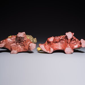 A fine Chinese carved soapstone 'Squirrels and Grapes' group and a 'Phoenixes among Peonies' group, 20th C. — photo 6