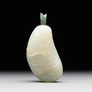 A fine Chinese celadon jade 'dragonfly' snuff bottle and stopper, Daoguang — photo 1