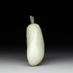 A fine Chinese celadon jade 'dragonfly' snuff bottle and stopper, Daoguang — photo 2