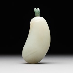 A fine Chinese celadon jade 'dragonfly' snuff bottle and stopper, Daoguang — photo 3