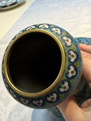 A fine Chinese cloisonné garlic-mouth bottle vase with Arabic inscription, Qianlong mark, 20th C. — photo 6
