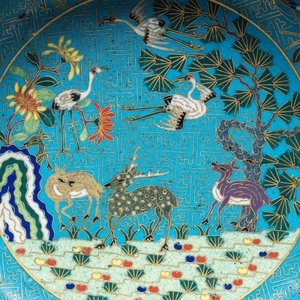 A fine Chinese cloisonné 'He Lu Tong Chun 鶴鹿同春' covered box — photo 12