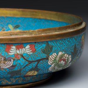 A fine Chinese cloisonné 'He Lu Tong Chun 鶴鹿同春' covered box — photo 14