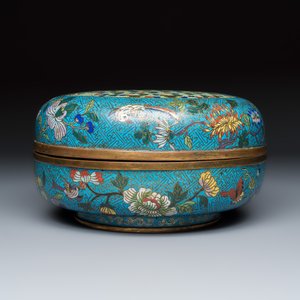 A fine Chinese cloisonné 'He Lu Tong Chun 鶴鹿同春' covered box — photo 2