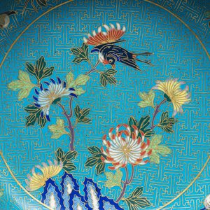 A fine Chinese cloisonné 'He Lu Tong Chun 鶴鹿同春' covered box — photo 9
