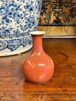 A fine Chinese copper-red-glazed vase, Yongzheng mark and of the period — 照片 7