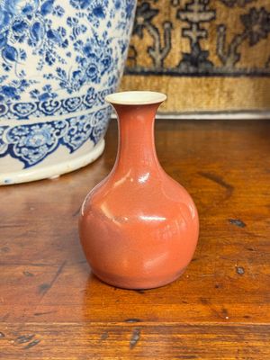 A fine Chinese copper-red-glazed vase, Yongzheng mark and of the period — 照片 8