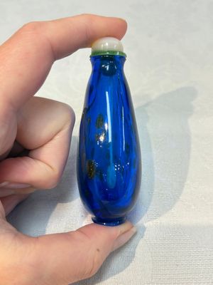 A fine Chinese dark blue and gold aventurine glass snuff bottle, probably from the imperial Beijing glass workshop, 18/19th C. — foto 4