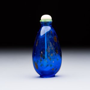 A fine Chinese dark blue and gold aventurine glass snuff bottle, probably from the imperial Beijing glass workshop, 18/19th C. — foto 4