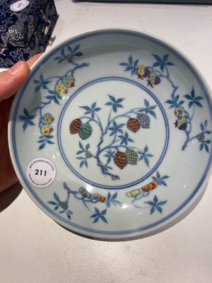 A fine Chinese doucai 'fruits' plate, Kangxi — 照片 1