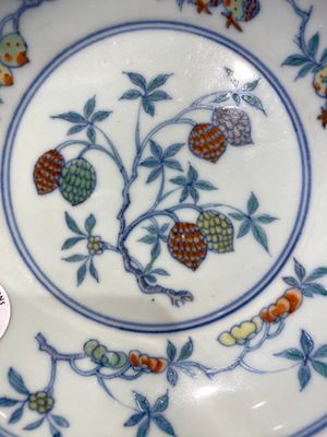 A fine Chinese doucai 'fruits' plate, Kangxi — 照片 3