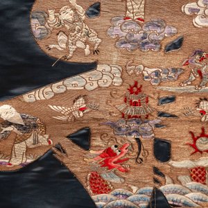 A fine Chinese embroidered silk 'Eight Immortals' cloth, 19/20th C. — photo 5