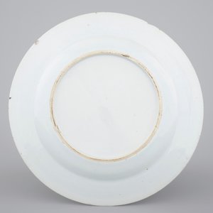A fine Chinese export porcelain "Musician" plate, Qianlong, 18th C. — photo 2