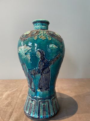A fine Chinese Fahua 'meiping' vase with figural design, Ming — photo 3