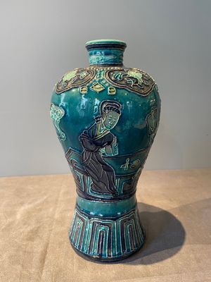 A fine Chinese Fahua 'meiping' vase with figural design, Ming — foto 1