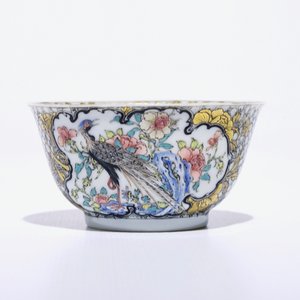 A fine Chinese famille rose and grisaille eggshell cup and saucer with a pheasant, Yongzheng — photo 3