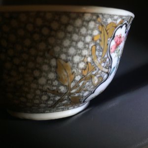 A fine Chinese famille rose and grisaille eggshell cup and saucer with a pheasant, Yongzheng — 照片 8