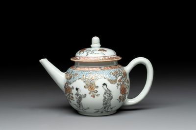 A fine Chinese famille rose and grisaille teapot with figural design, Yongzheng