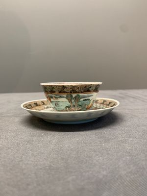 A fine Chinese famille rose 'apple pickers' cup and saucer, Yongzheng — photo 4
