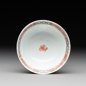 A fine Chinese famille rose 'apple pickers' cup and saucer, Yongzheng — photo 8
