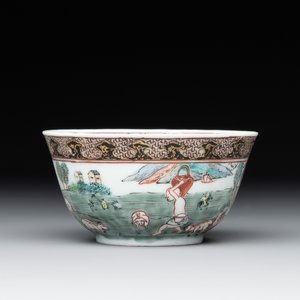 A fine Chinese famille rose 'apple pickers' cup and saucer, Yongzheng — photo 2