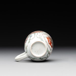 A fine Chinese famille rose armorial cup and two saucers, Yongzheng/Qianlong — photo 8