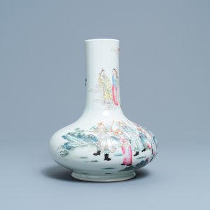 A fine Chinese famille rose bottle vase with immortals, Qianlong mark, Republic — 照片 5