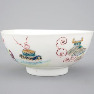 A fine Chinese famille rose bowl with a garden scene, Yongzheng, 1722-1735 — 照片 3